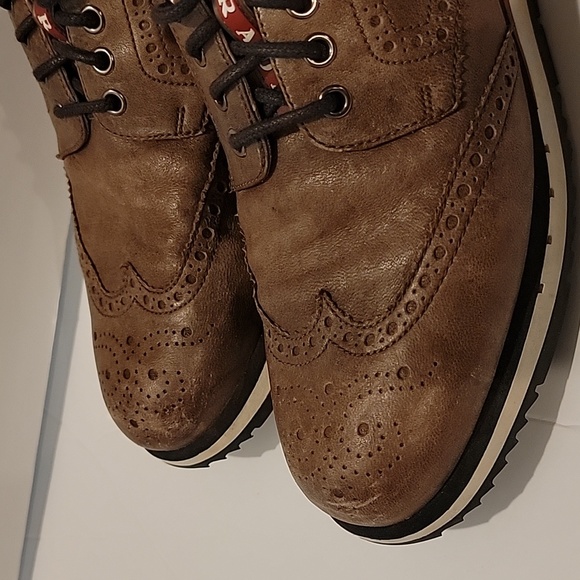 Prada size 9 gorgeous shoes brown wingtips - Picture 4 of 6